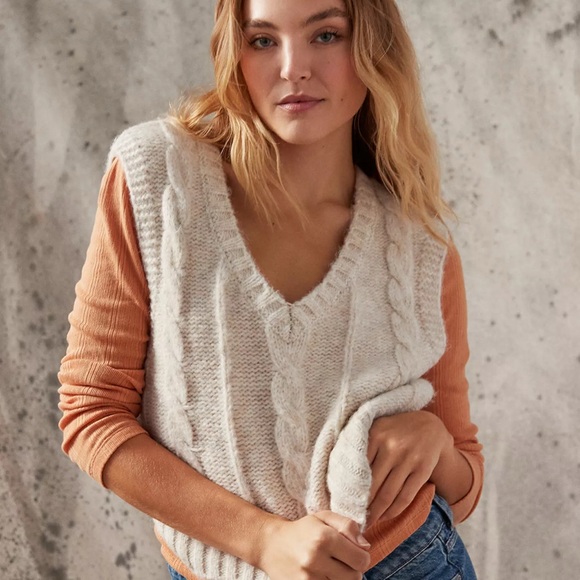 American Eagle Cable Knit Sweater Vest - Picture 11 of 12